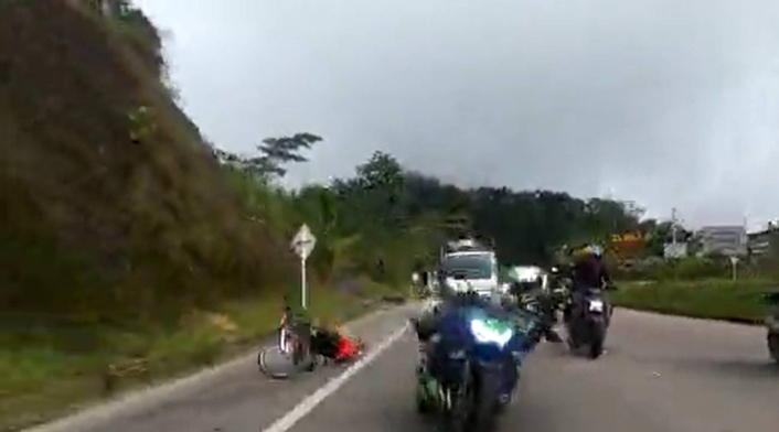 Accidente en vía Bogotá - Villeta Accidente en vía Bogotá - Villeta