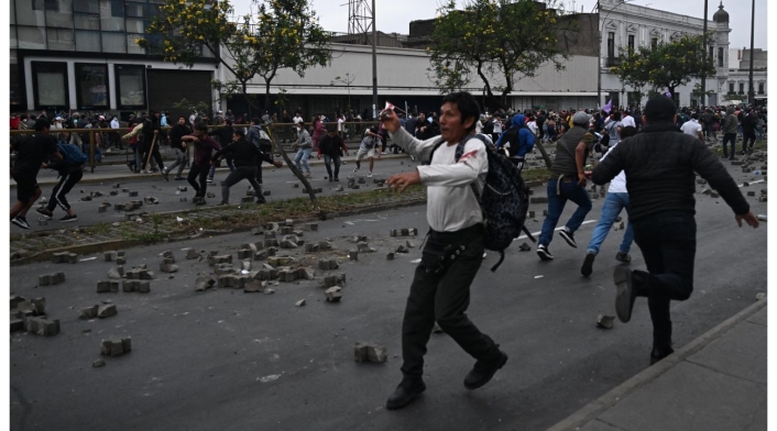 Enfrentamientos en Perú Enfrentamientos en Perú
