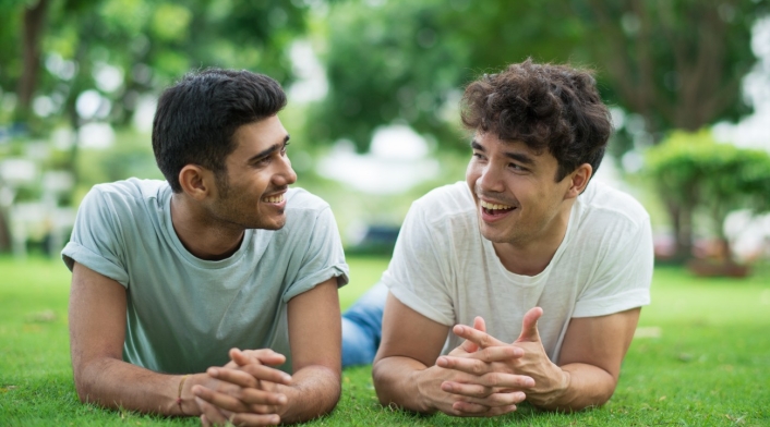 Hombres atraídos Hombres atraídos