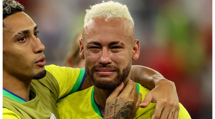 Neymar llorando por eliminación de Brasil de Qatar Neymar llorando por eliminación de Brasil de Qatar