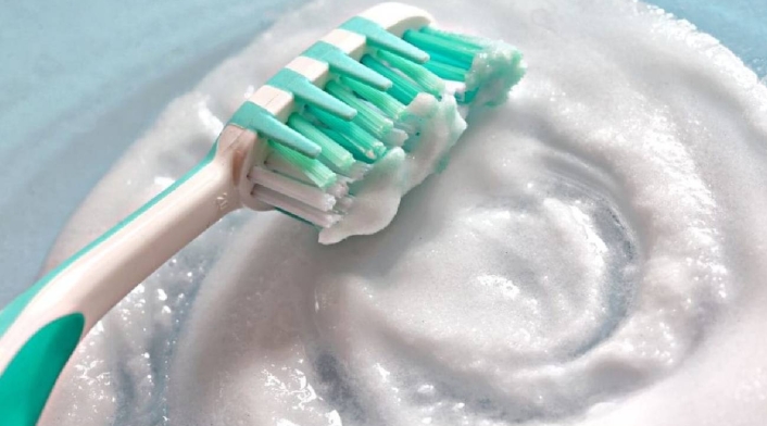 Es bueno o malo cepillar los dientes con bicarbonato Lavar los dientes con bicarbonato