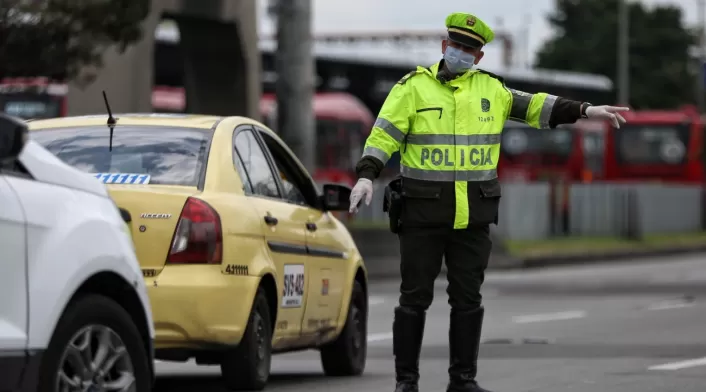 Así se salvan los conductores de ser multados por llevar más de cuatro pasajeros Así se salvan los conductores de ser multados por llevar más de cuatro pasajeros