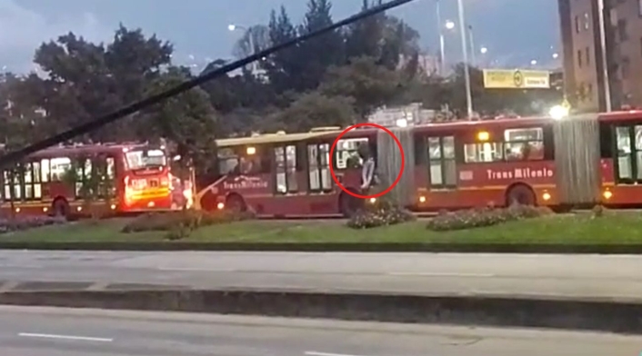 Robo a pasajeros de TransMilenio Robo a pasajeros de TransMilenio