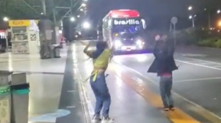 El recibimiento de los hijos de un conductor de flota en Año Nuevo recibimiento de los hijos de un conductor de flota en Año Nuevo