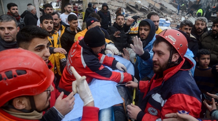 Terremoto en Turquía deja un saldo de 3.760 muertos Terremoto en Turquía deja un saldo de 3.760 muertos