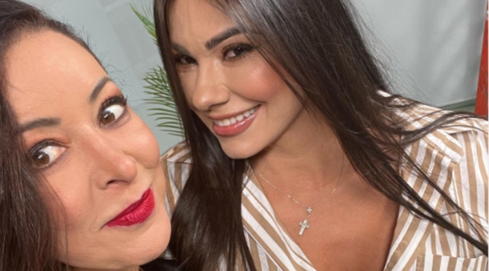 Esperanza Gómez y Flavia Dos Santos Esperanza Gómez y Flavia Dos Santos
