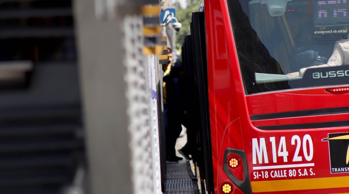 Puertas anticolados - TransMilenio - colados