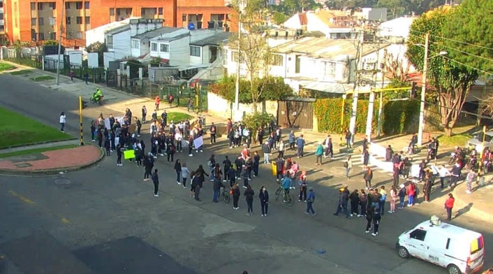 Manifestaciones en la Carrera Séptima con Calle 156 Manifestaciones en la Carrera Séptima con Calle 156