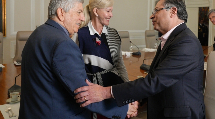 Presidente Gustavo Petro y líderes de partidos políticos