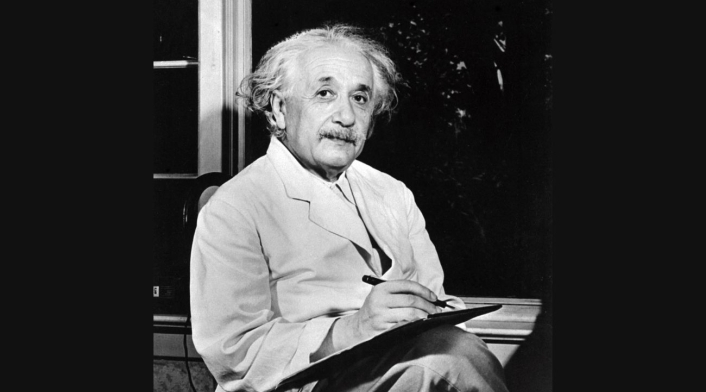 Albert Einstein Foto del físico Albert Einstein en blanco y negro
