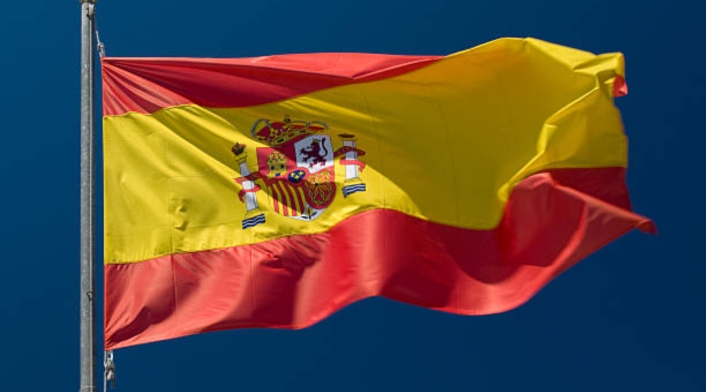 Bandera de España Icetex ofrece becas de estudio para España