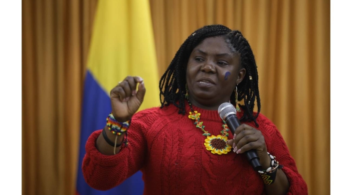 Francia Márquez responde a polémica de helicóptero: De malas, pueden llorar Francia Márquez responde a polémica de helicóptero: De malas, pueden llorar