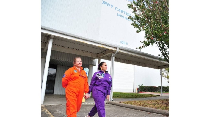 Nadia Sánchez y madre en la NASA Nadia Sánchez y madre en la NASA