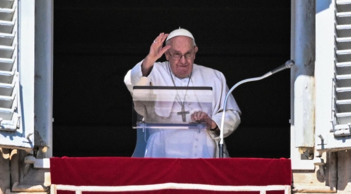 Papa Francisco Papa Francisco desde el balcón de la basílica
