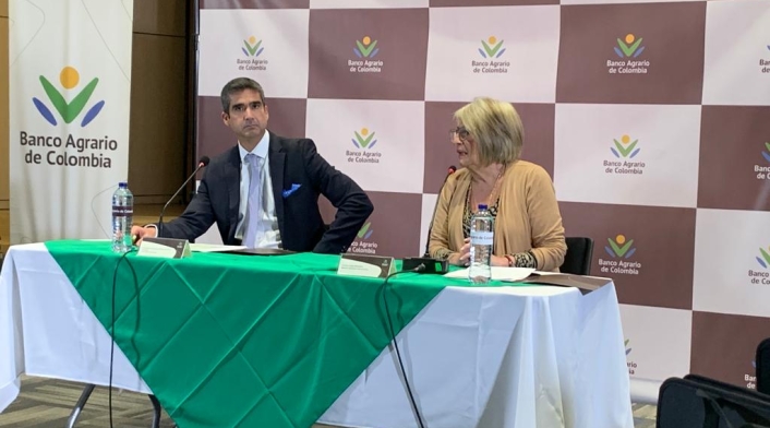 Presidente del Banco Agrario, Hernando Chica y ministra de Agricultura Cecilia López