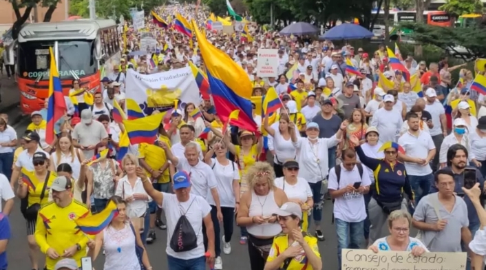 Marchas por el precio de la gasolina y del ACPM Marchas por el precio de la gasolina y del ACPM