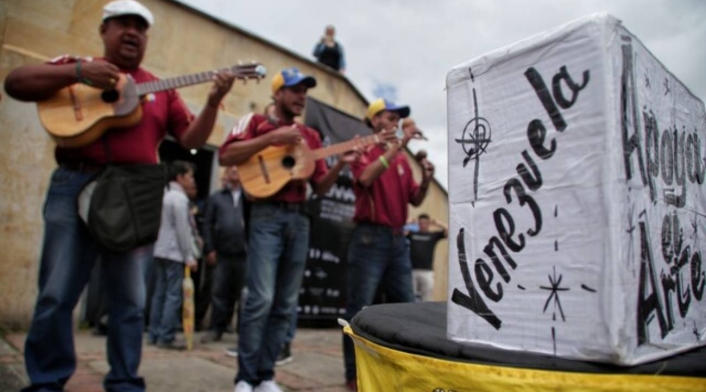 Venezolanos que protestan en Bogotá Venezolanos que protestan en Bogotá