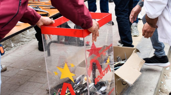 'Urna de la Vida', donde se depositaron las armas recolectadas.