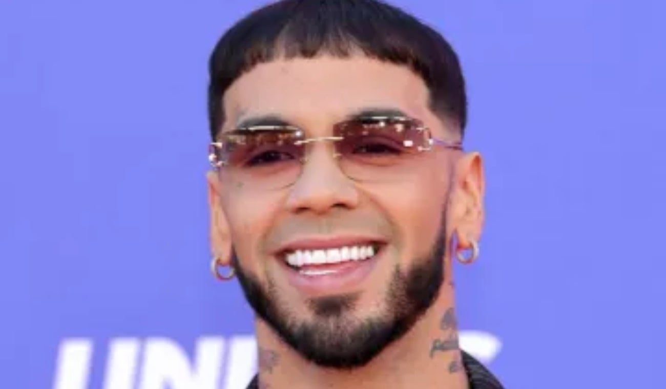Anuel AA le da el mismo regalo a todas sus novias Anuel AA