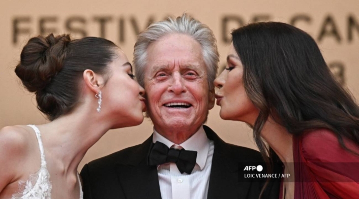 Carys Zeta, Michael Douglas y Catherine Zeta Jones Carys Zeta, Michael Douglas y Catherine Zeta Jones