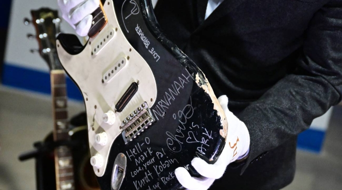Guitarra destrozada por Kurt Cobain Guitarra destrozada por Kurt Cobain