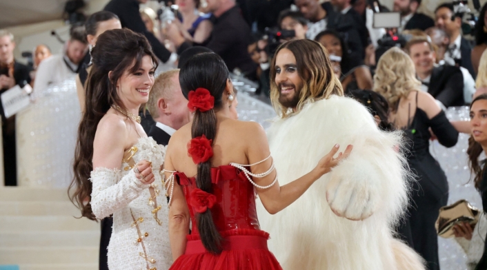 Jared Leto, Anne Hathaway y Salma Hayek Jared Leto, Anne Hathaway y Salma Hayek