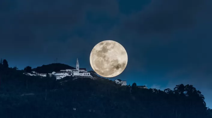 Luna en Bogotá Luna en Bogotá