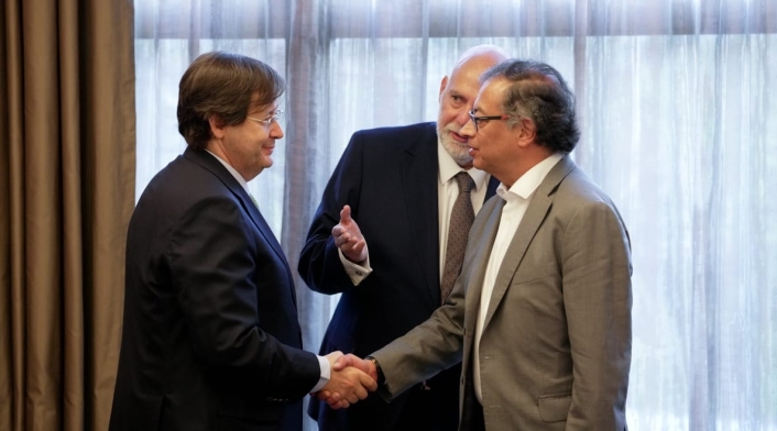Pedro Soares dos Santos, CEO de Jerónimo Martins, con el presidente Gustavo Petro
