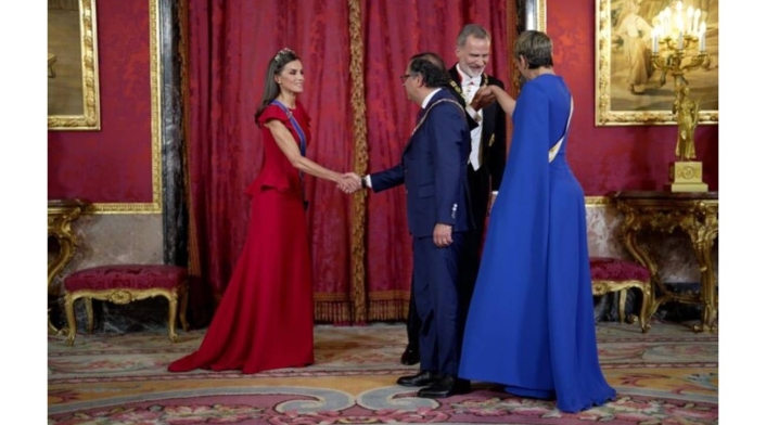 Petro en la cena con los reyes de España Petro en la cena con los reyes de España