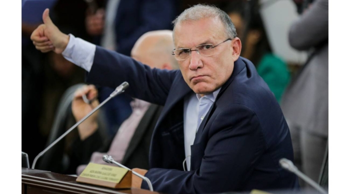 Roy Barreras puede ser ministro o candidato en octubre Roy Barreras puede ser ministro o candidato en octubre