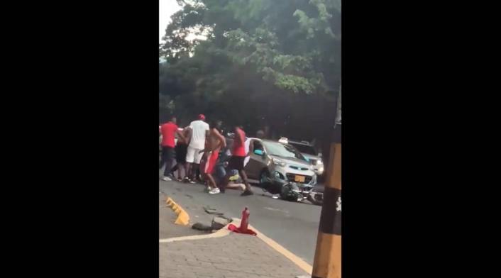 Secretario de seguridad de Cali regañó a un hincha de América Secretario de seguridad de Cali regañó a un hincha de América