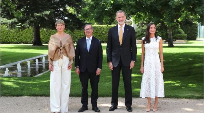 Verónica Alcocer en España - vestido encuentro con los reyes Verónica Alcocer en España - vestido encuentro con los reyes