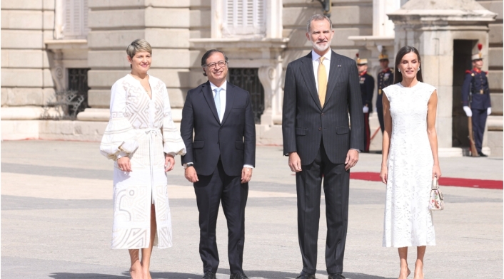 Verónica Alcocer en España - vestido encuentro con los reyes Verónica Alcocer en España - vestido encuentro con los reyes