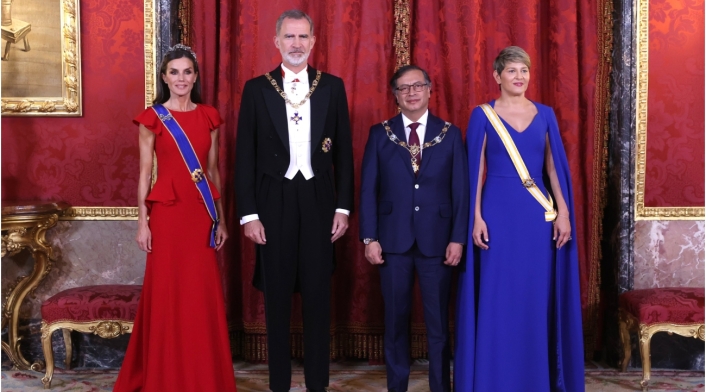 Verónica Alcocer en España - vestido de la cena Verónica Alcocer en España - vestido de la cena