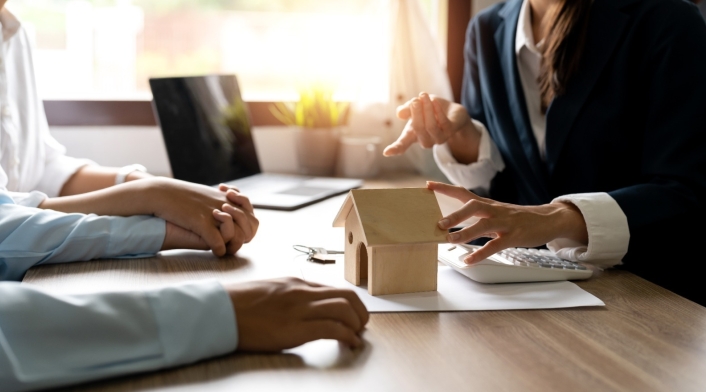 Compra de casa propia: Precios han caído según BanRepública Famoso banco ofrece créditos de vivienda de forma rápida, obtenerlo es fácil
