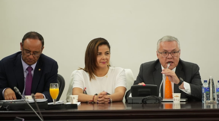Jhenifer Mojica Ministro Jhenifer Mojica Flórez y ministro de Justicia Néstor Osuna