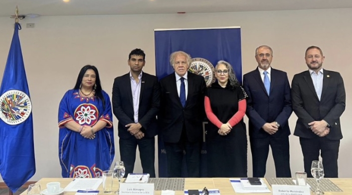 Reunión del secretario general de la OEA con la bancada del Pacto Historico.