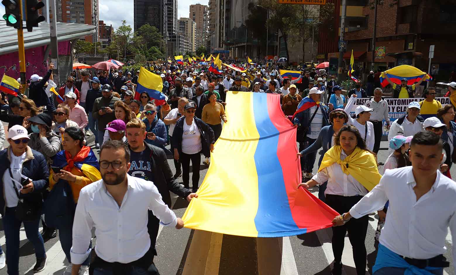 Marchas contra Petro en Bogotá Marchas contra Petro en Bogotá