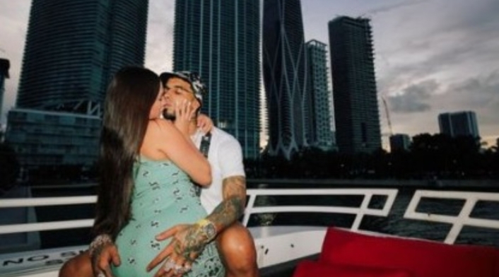 Anuel AA y Laury Saavedra Anuel AA y Laury Saavedra