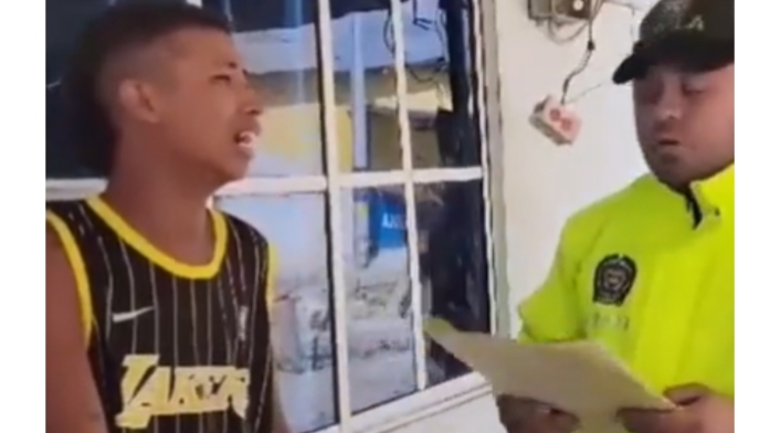 Joven acusado de ser extorsionista llora al ser capturado Joven acusado de ser extorsionista llora al ser capturado