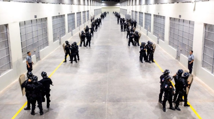 Colombianos detenidos en El Salvador Colombianos detenidos en El Salvador