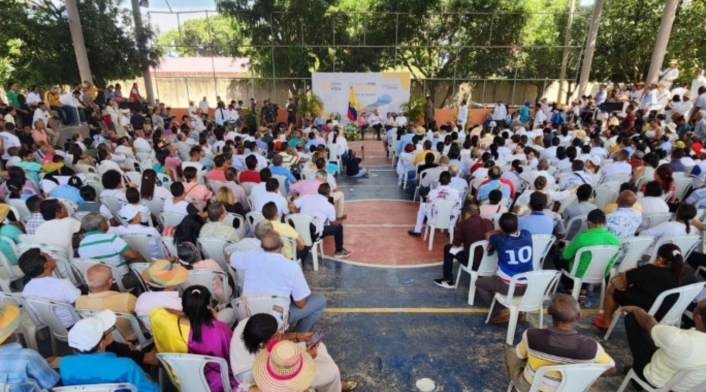 Gobierno firma Decreto de Comunidades de Conectividad Gobierno firma Decreto de Comunidades de Conectividad