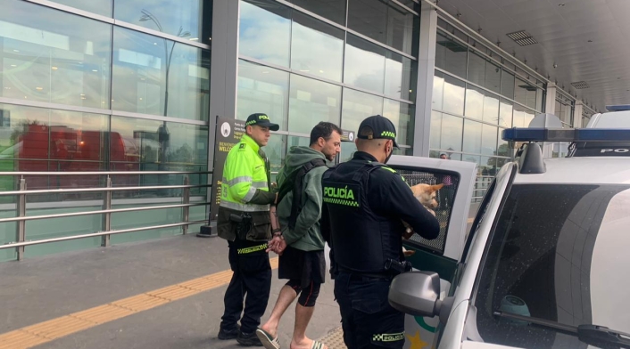 Turista canadiense que agredió a Policía en el aeropuerto Eldorado
