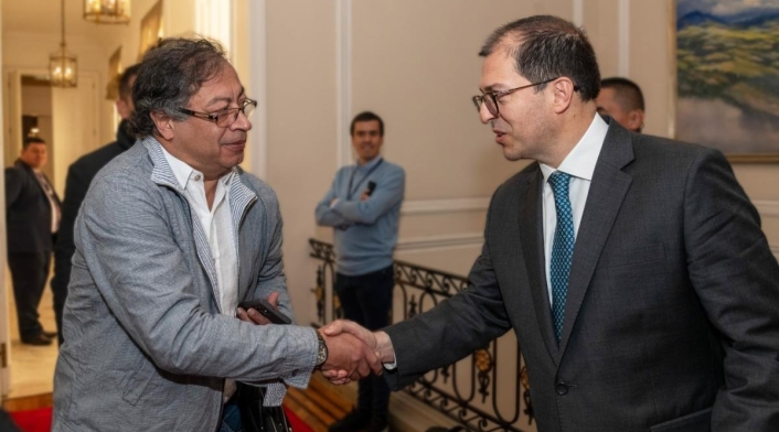 Gustavo Petro y Francisco Barbosa