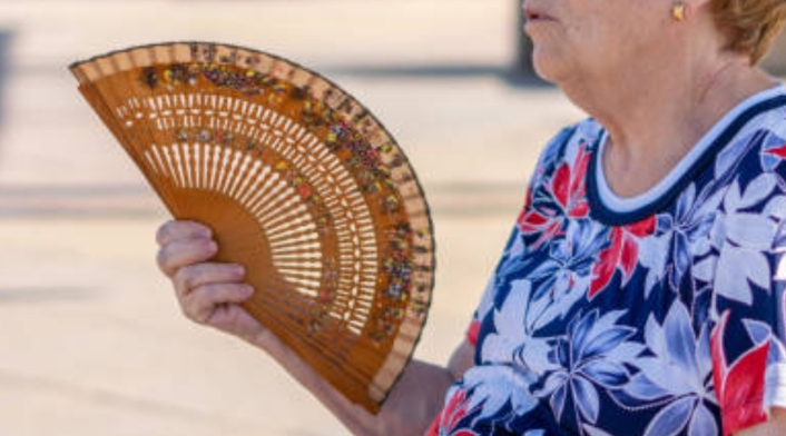Abuelita con calor Abuelita con calor
