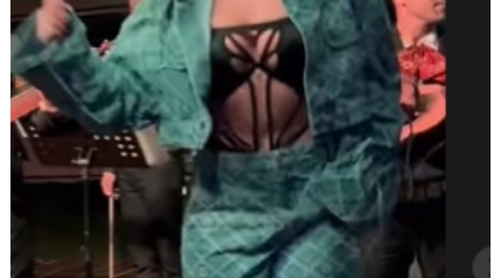 Aida Victoria Merlano escote mostrando las chichis