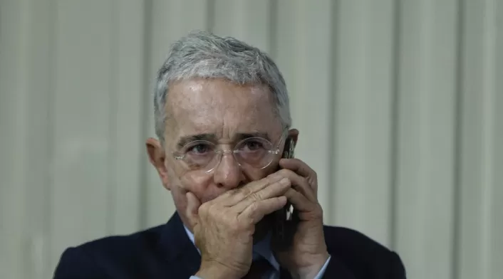 Álvaro Uribe Vélez Álvaro Uribe Vélez