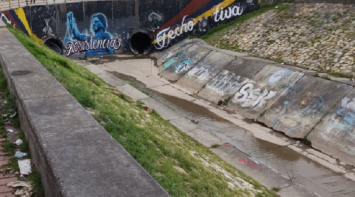 Cadáver de un hombre fue hallado en caño del sur de Bogotá Cadáver de un hombre fue hallado en caño del sur de Bogotá