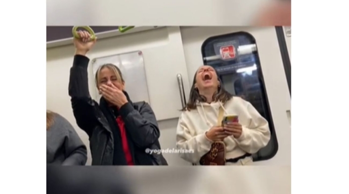 Contagia de risa a todo el metro en Argentina Contagia de risa a todo el metro en Argentina