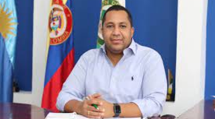 El alcalde acató la orden de suspensión de la procuraduría.